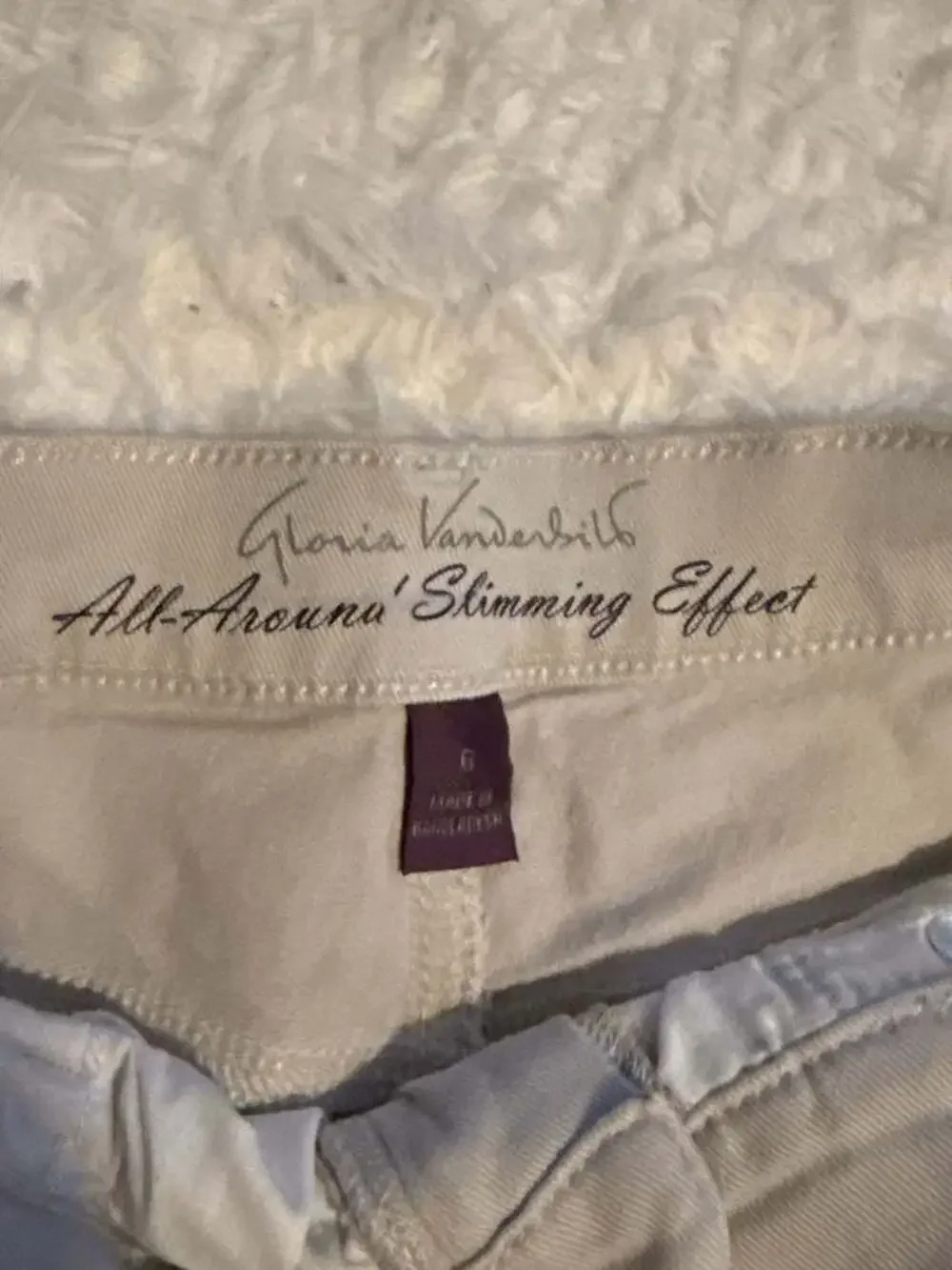 Gloria Vanderbilt All-Around Slimming Effect Khaki Bermuda Shorts Size 6